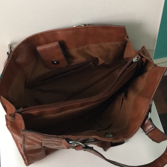 Gloria Vanderbilt Bags Gloria Vanderbilt Leather Vegan Camel Purse